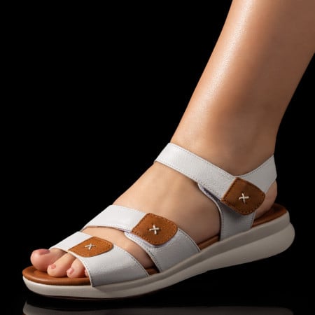 Sandale cu platforma, Sandale dama cu talpa groasa si inchidere cu scai argintii ZEF04583 - zeforia.ro