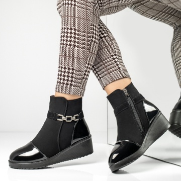 Ghete cu platforma, Ghete dama cu platforma si varf lucios negru suede MOD14165, modlet.ro