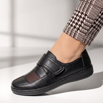 Pantofi casual cu talpa joasa si inchidere cu scai negri IOANA9