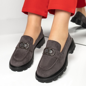 Pantofi casual dama cu accesoriu decorativ gri suede MOD13367, 2, modlet.ro