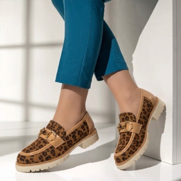 Pantofi casual dama cu accesoriu metalic si print bej suede LILI21, 2, modlet.ro