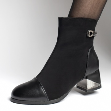 REDUCERI INCALTAMINTE, Botine dama cu toc negre suede si strasuri aplicate MOD10594, modlet.ro