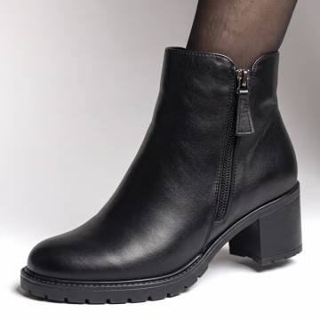 Botine dama, Botine dama cu toc si fermoar negre din Piele naturala BIA25, modlet.ro