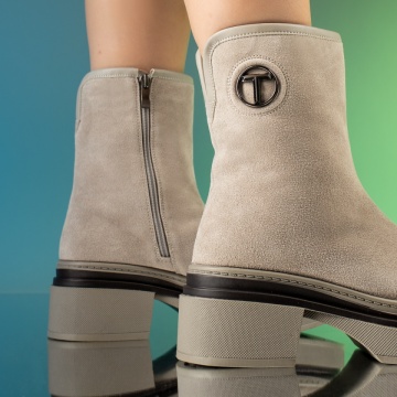 Ghete dama cu fermoar bej suede din Piele naturala MOD14040, 2, modlet.ro