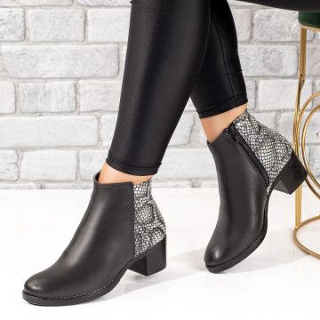 Ghete dama cu toc negre cu model alb din Piele naturala MOD10362, 3, modlet.ro
