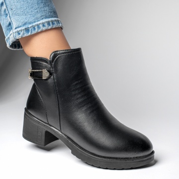 Ghete dama cu toc si accesorii metalice negre MOD12294, 2, modlet.ro