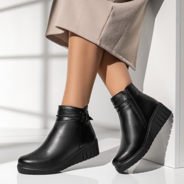 Ghete Dama, Ghete scurte dama cu talpa groasa negre din Piele naturala MOD14071, modlet.ro