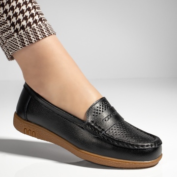 Mocasini dama cu perforatii negri din Piele naturala MOD08257, 4, modlet.ro