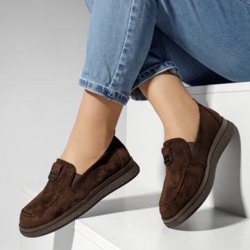 Pantofi casual dama cu accesoriu decorativ maro suede IRIS18