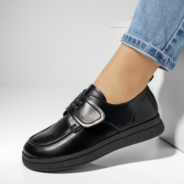 Pantofi casual dama cu inchidere cu scai negri MOD14254