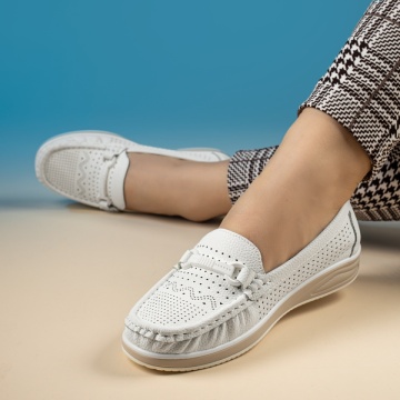 Pantofi casual dama cu perforatii albi MOD14236