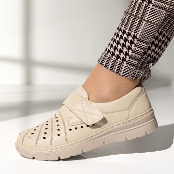 Pantofi dama, Pantofi casual dama cu perforatii si inchidere cu scai bej MOD14328, modlet.ro