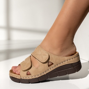 Papuci si slapi dama, Papuci casual dama cu platforma si scai bej inchis MOD14341, modlet.ro