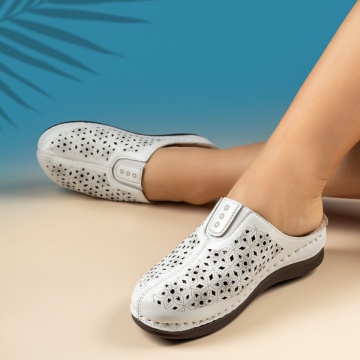 Saboti dama cu platforma si perforatii albi MOD14257