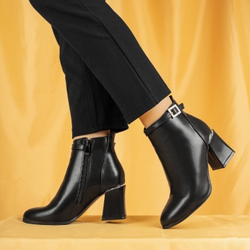Botine dama cu toc gros si accesoriu decorativ negre MOD07134, 2, modlet.ro
