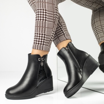 Ghete Dama, Ghete dama cu platforma si fermoar negre MOD14144, modlet.ro