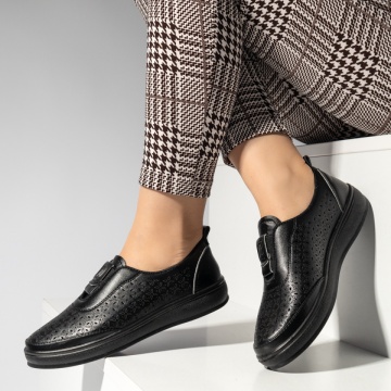 Pantofi dama, Pantofi casual cu talpa joasa si perforatii negri MOD14273, modlet.ro