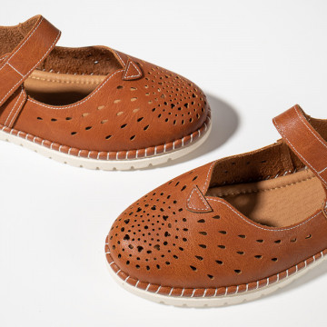 Pantofi casual dama cu talpa joasa si perforatii maro MOD11477, 4, modlet.ro