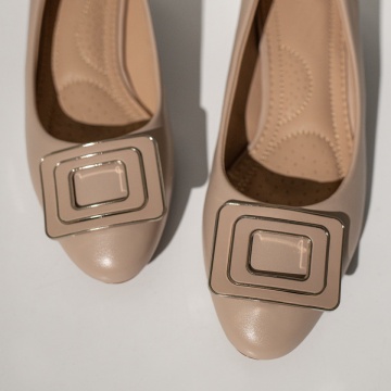 Pantofi dama cu toc si accesoriu decorativ bej MOD12981, 4, modlet.ro
