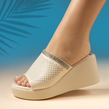 REDUCERI INCALTAMINTE, Papuci casual cu platforma bej ZOE1, modlet.ro