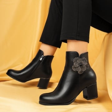 Botine dama cu toc gros si accesoriu decorativ negre FLORINA5, 1, modlet.ro