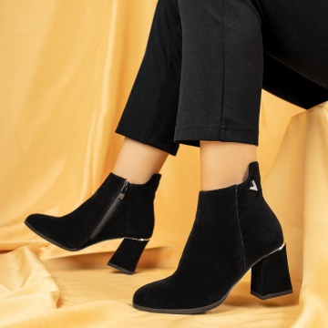 Botine dama cu toc gros si accesoriu decorativ negru suede MOD07136, 3, modlet.ro