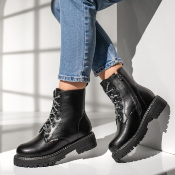 Ghete Dama, Ghete dama cu talpa groasa si fermoar negre MOD07158, modlet.ro