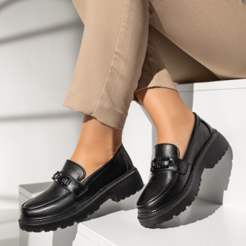 Balerini si Mocasini Dama, Mocasini dama cu accesoriu metalic si talpa groasa negri MOD13973, modlet.ro