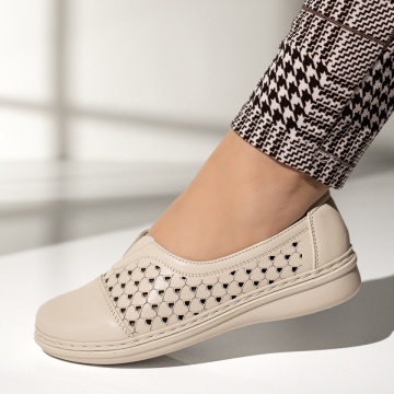 Pantofi casual dama cu perforatii bej MOD14350
