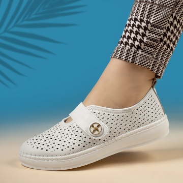 Pantofi dama, Pantofi casual dama cu perforatii si inchidere cu scai albi MOD14279, modlet.ro