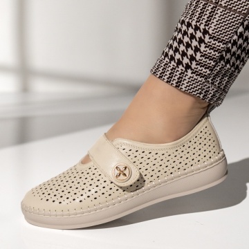 Pantofi casual dama, Pantofi casual dama cu perforatii si inchidere cu scai bej MOD14279, modlet.ro