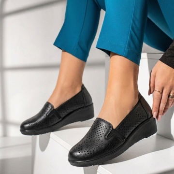 Pantofi casual cu platforma, Pantofi casual dama cu platforma si perforatii negri MOD11212, modlet.ro