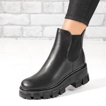 Cizme dama, Cizme dama cu talpa groasa negre si insertii elastice din Piele naturala MOD07068, modlet.ro