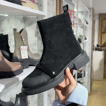 Ghete dama cu fermoar si talpa groasa negre suede din Piele naturala MOD14061