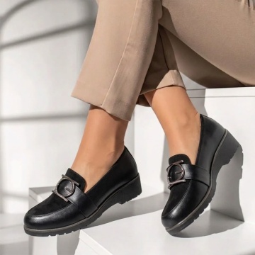 Incaltaminte dama, Pantofi casual dama cu platforma si accesoriu decorativ negri ANA73, modlet.ro