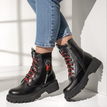 REDUCERI INCALTAMINTE, Ghete negre cu rosu dama cu fermoar si siret MOD07164, modlet.ro