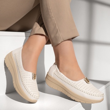 Pantofi casual dama cu accesoriu decorativ albi MOD13085, 4, modlet.ro