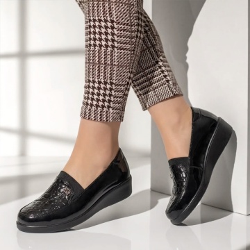 Pantofi casual dama cu platforma negri luciosi MARA23