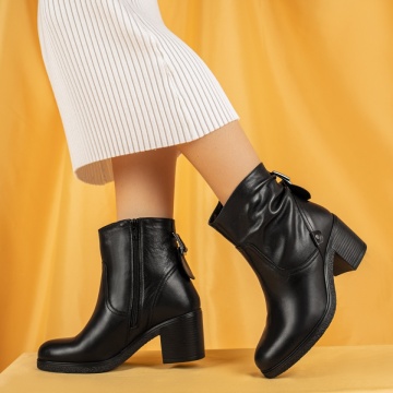 Ghete dama cu toc negre din Piele naturala MOD05614