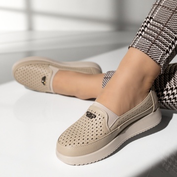 Pantofi casual cu platforma,  Pantofi casual dama cu platforma si perforatii bej MOD14242, modlet.ro