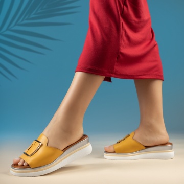Papuci dama casual cu accesoriu metalic galbeni din Piele naturala MOD13771, 2, modlet.ro
