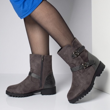 Ghete dama cu accesoriu decorativ gri suede LILI45