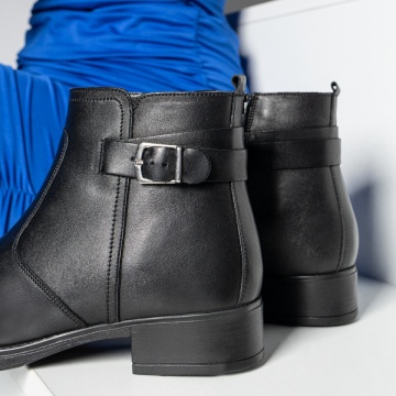 Ghete dama cu toc mic si catarama negre din Piele naturala MOD05619, 5, modlet.ro