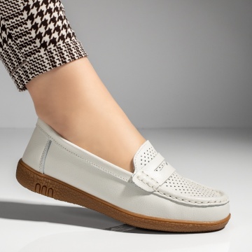 Mocasini dama cu perforatii albi din Piele naturala MOD08257, 4, modlet.ro
