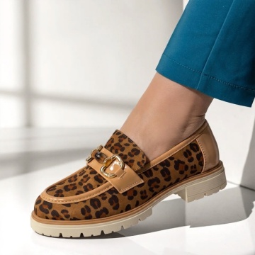 Pantofi casual dama cu accesoriu metalic si print bej suede LILI21