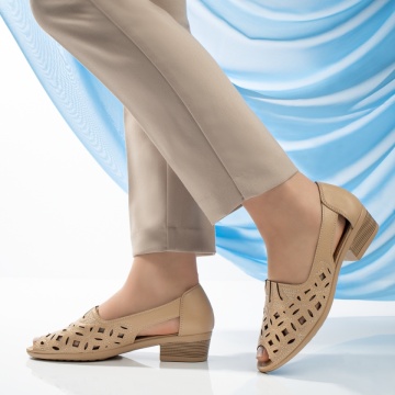 Pantofi dama cu toc mic si perforatii bej inchis MOD13326, 3, modlet.ro