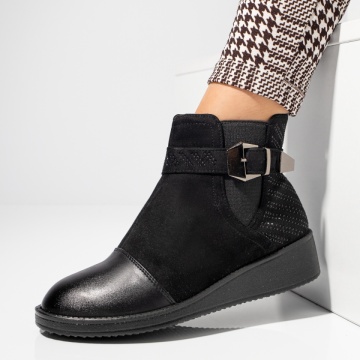 Ghete Dama, Ghete dama cu insertie de material elastic si catarama negre suede MOD07523, modlet.ro