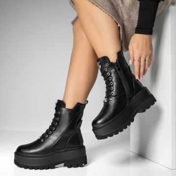 Ghete Dama, Ghete dama cu talpa groasa si accesoriu metalic negre MOD14096, modlet.ro