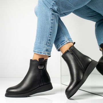 Ghete Dama, Ghete dama cu talpa grosa si fermoar negre din Piele naturala MOD14011, modlet.ro