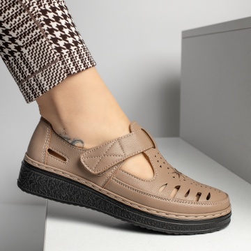 Pantofi dama, Pantofi casual dama cu perforatii si inchidere cu scai maro MOD14289, modlet.ro